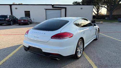 2015 Porsche Panamera 4