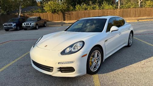 2015 Porsche Panamera 4