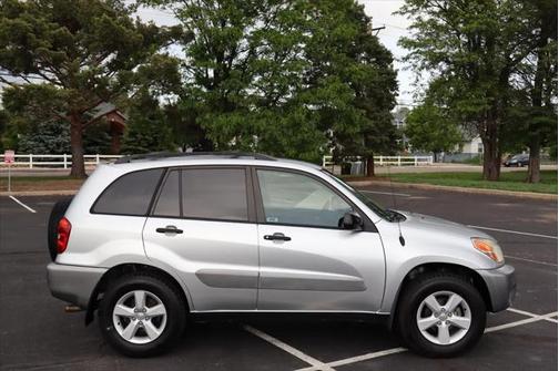 2004 Toyota RAV4 Base