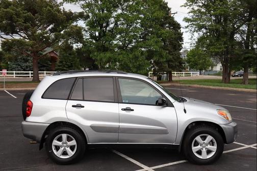 2004 Toyota RAV4 Base
