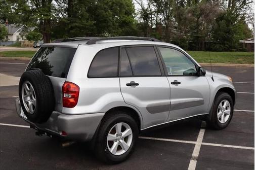 2004 Toyota RAV4 Base