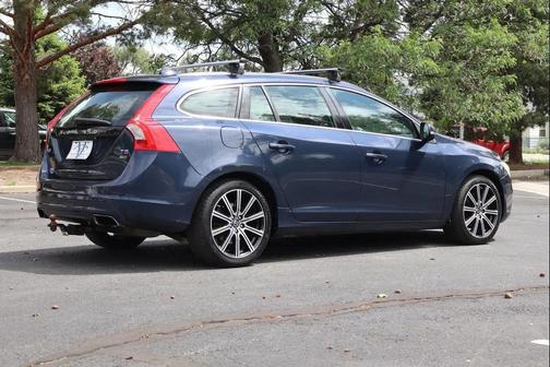 Caspian Blue Metallic 2015 Volvo V60 T5 Premier Plus