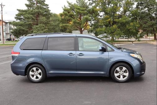 2014 Toyota Sienna LE
