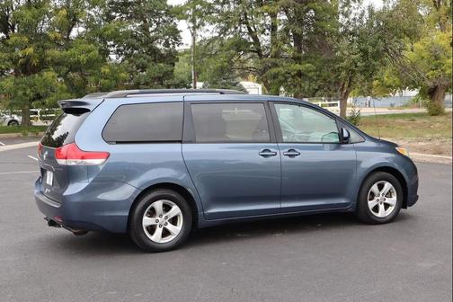2014 Toyota Sienna LE