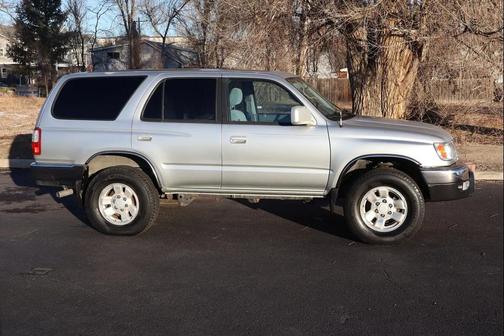 2000 Toyota 4Runner SR5
