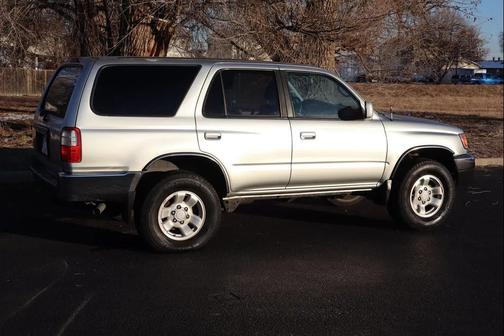 2000 Toyota 4Runner SR5