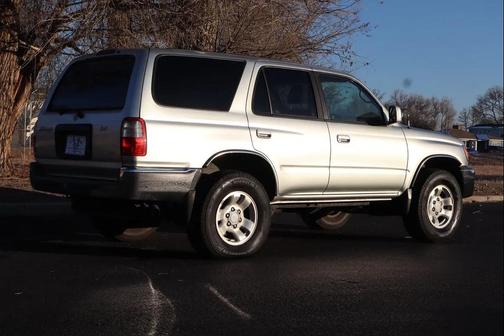 2000 Toyota 4Runner SR5