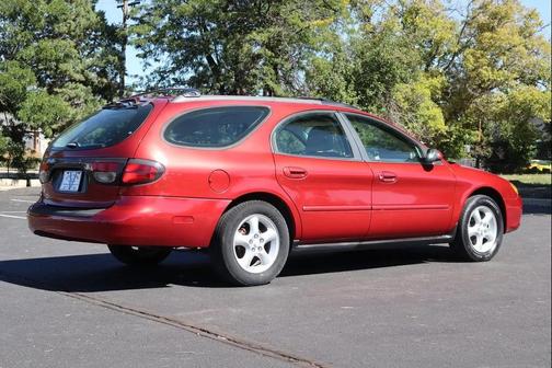 2001 Ford Taurus SE