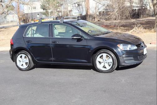 2017 Volkswagen Golf TSI Wolfsburg Edition 4-Door