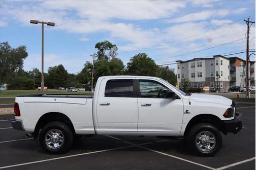 2017 RAM 2500 SLT Crew Cab 4x4 6'4' Box