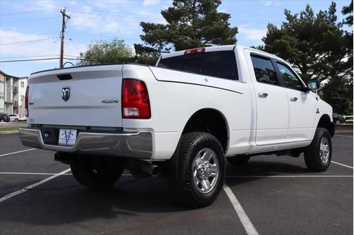 2017 RAM 2500 SLT Crew Cab 4x4 6'4' Box