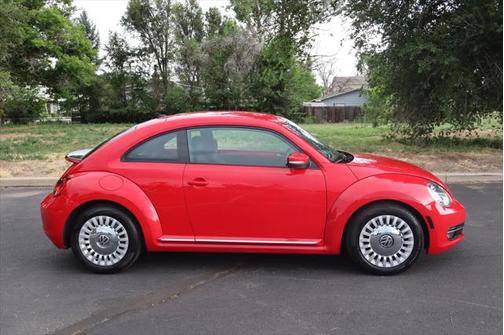 2016 Volkswagen Beetle 1.8T SE