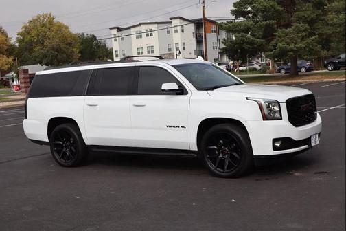2017 GMC Yukon XL SLT