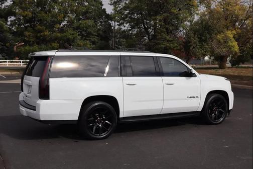 2017 GMC Yukon XL SLT