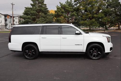 2017 GMC Yukon XL SLT
