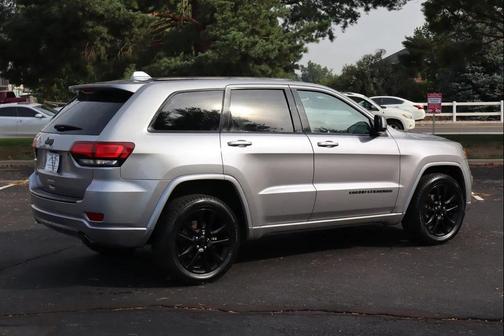 2017 Jeep Grand Cherokee Altitude