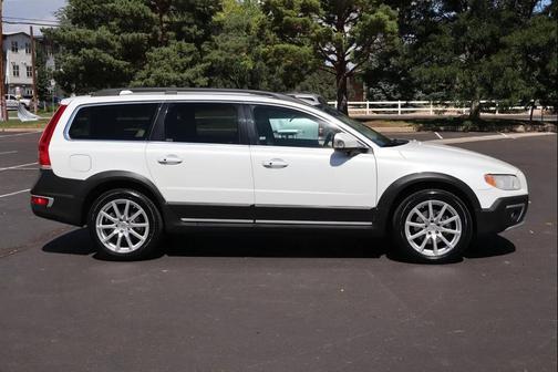 2015 Volvo XC70 T6 Premier Plus