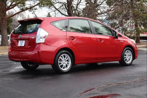 2012 Toyota Prius v Two