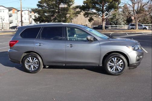 2019 Nissan Pathfinder SL