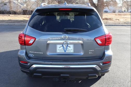 2019 Nissan Pathfinder SL