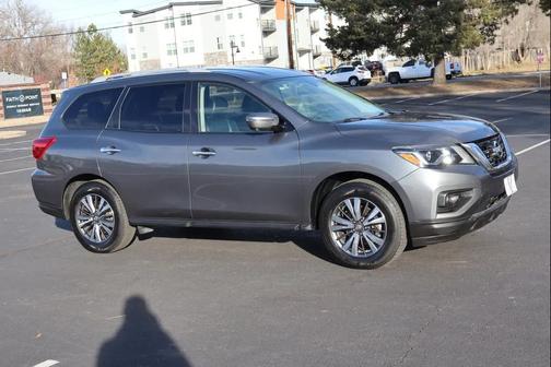 2019 Nissan Pathfinder SL