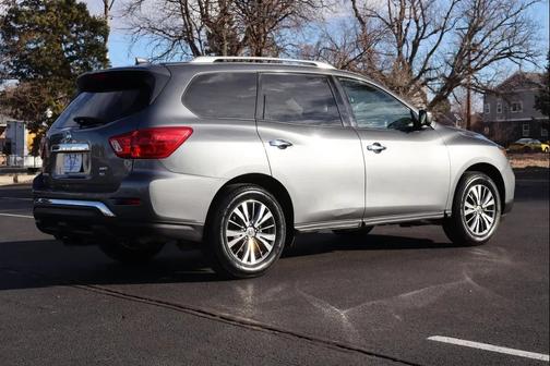 2019 Nissan Pathfinder SL