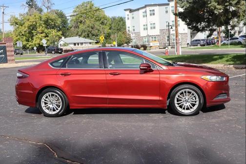 2014 Ford Fusion SE