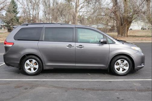 2012 Toyota Sienna LE