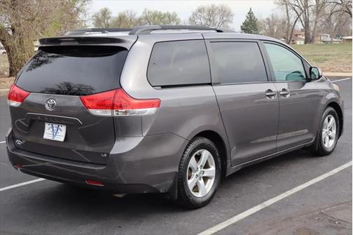 2012 Toyota Sienna LE