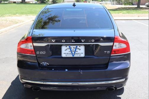 Blue 2015 Volvo S80 T5 Platinum