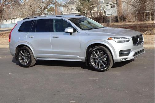 2018 Volvo XC90 T6 Momentum