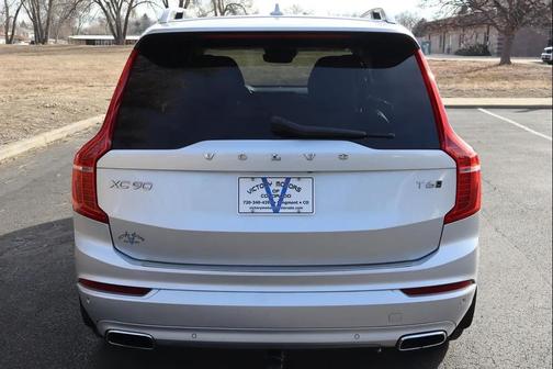 2018 Volvo XC90 T6 Momentum