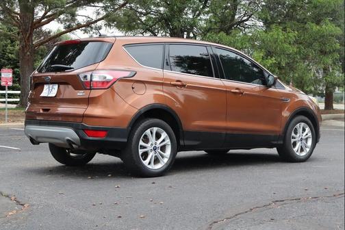 Red 2017 Ford Escape SE