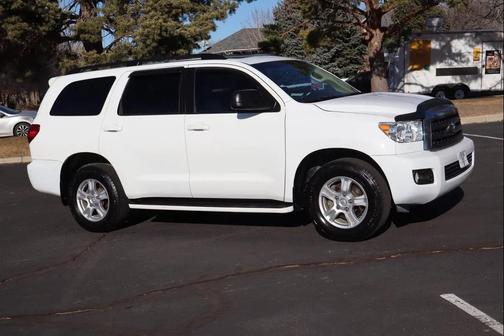 2008 Toyota Sequoia SR5