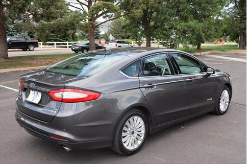 2016 Ford Fusion Hybrid SE