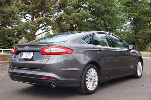 2016 Ford Fusion Hybrid SE