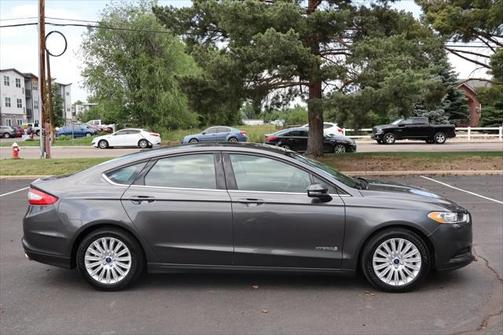 2016 Ford Fusion Hybrid SE