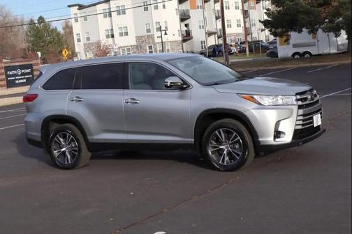 2019 Toyota Highlander LE