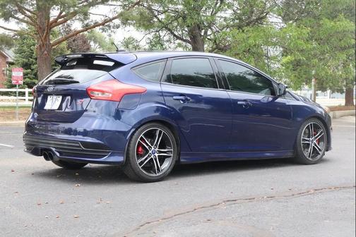 Shadow Black 2016 Ford Focus ST