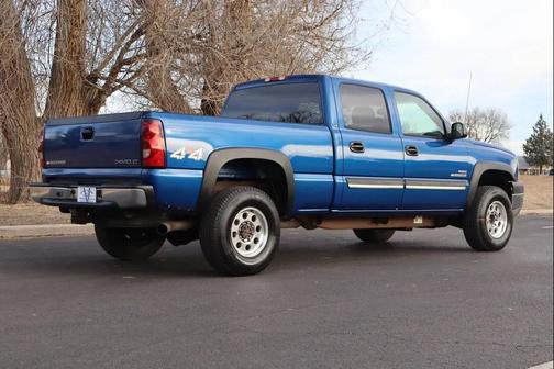 2004 Chevrolet Silverado 2500 LS H/D Crew Cab