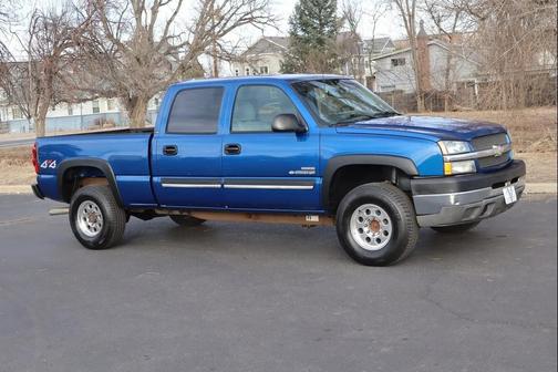 2004 Chevrolet Silverado 2500 LS H/D Crew Cab