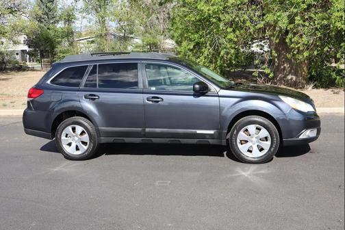 Crystal Black Silica 2011 Subaru Outback 3.6 R Limited