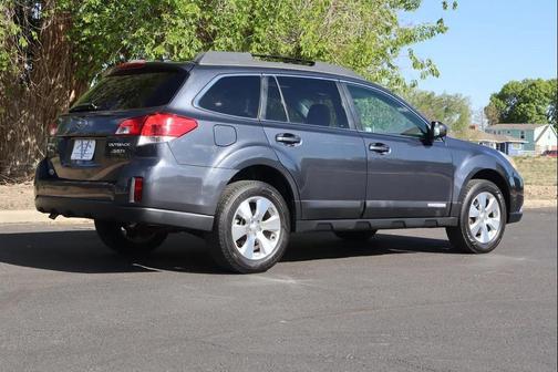 Crystal Black Silica 2011 Subaru Outback 3.6 R Limited
