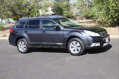 Crystal Black Silica 2011 Subaru Outback 3.6 R Limited