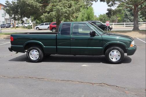 Polo Green Metallic 2002 GMC Sonoma SLS