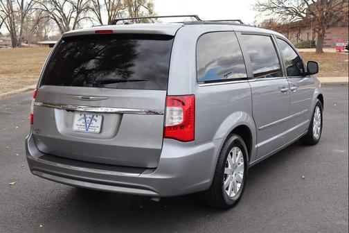 2013 Chrysler Town & Country Touring