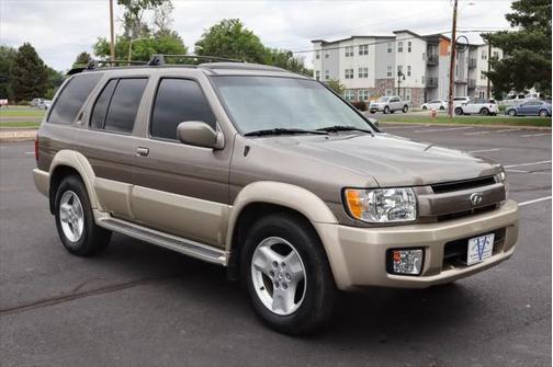 2002 INFINITI QX4 Luxury