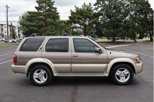 2002 INFINITI QX4 Luxury