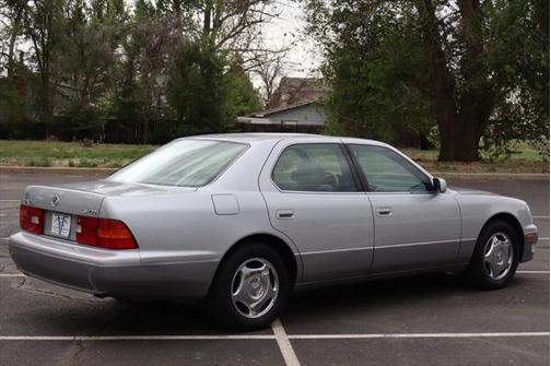 1999 Lexus LS 400 Base