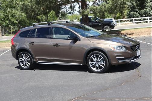 Twilight Bronze Metallic 2015 Volvo V60 Cross Country T5